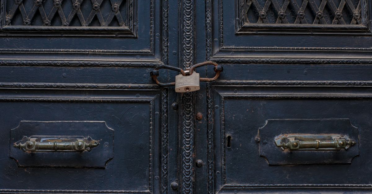 Door Knob Locks vs. Deadbolts: What Your Front Door Really Needs — Ulster County Locksmith